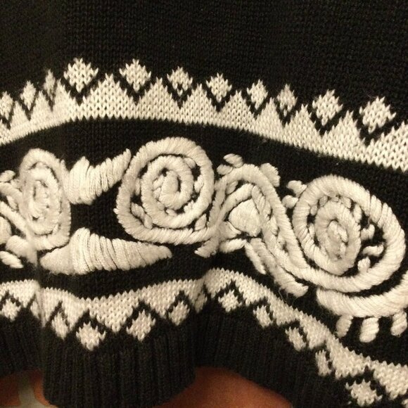 Vintage Circle Sweater Women's Size M Floral Embroidered Knitted Drop Shoulder - Picture 2 of 5